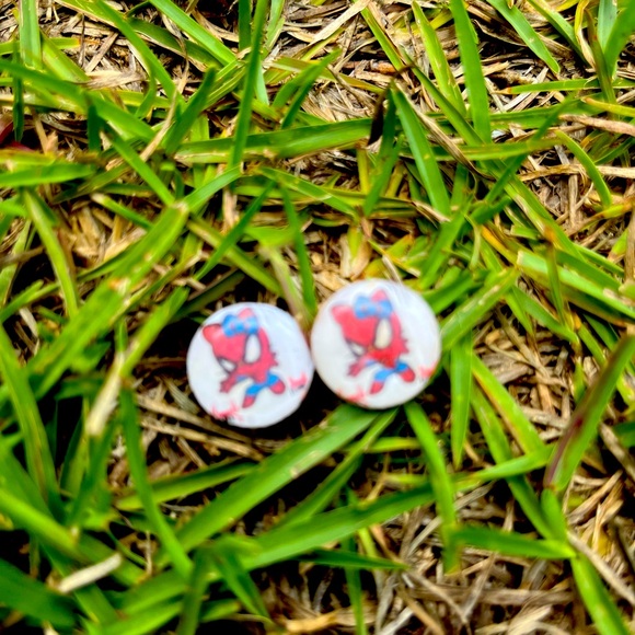 Hello Kitty Spider-Man Inspo Handmade Studded Earrings 🕸️🕷️ - Picture 3 of 3